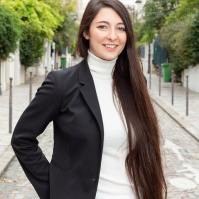 Elle était étudiante quand elle a commencé à faire des maraudes (des parcours réalisés par des associations pour venir en aide aux personnes qui vivent dans la rue).